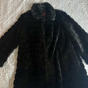 Gallery Elegant Black Faux Fur Jacket